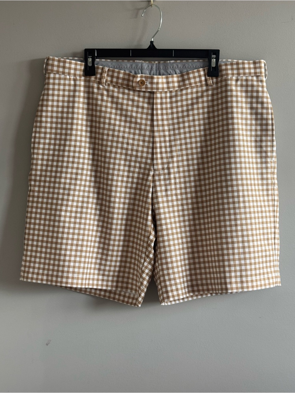 Peter Millar Wicking Men’s Size 40 Tan White Gingham Golf Shorts